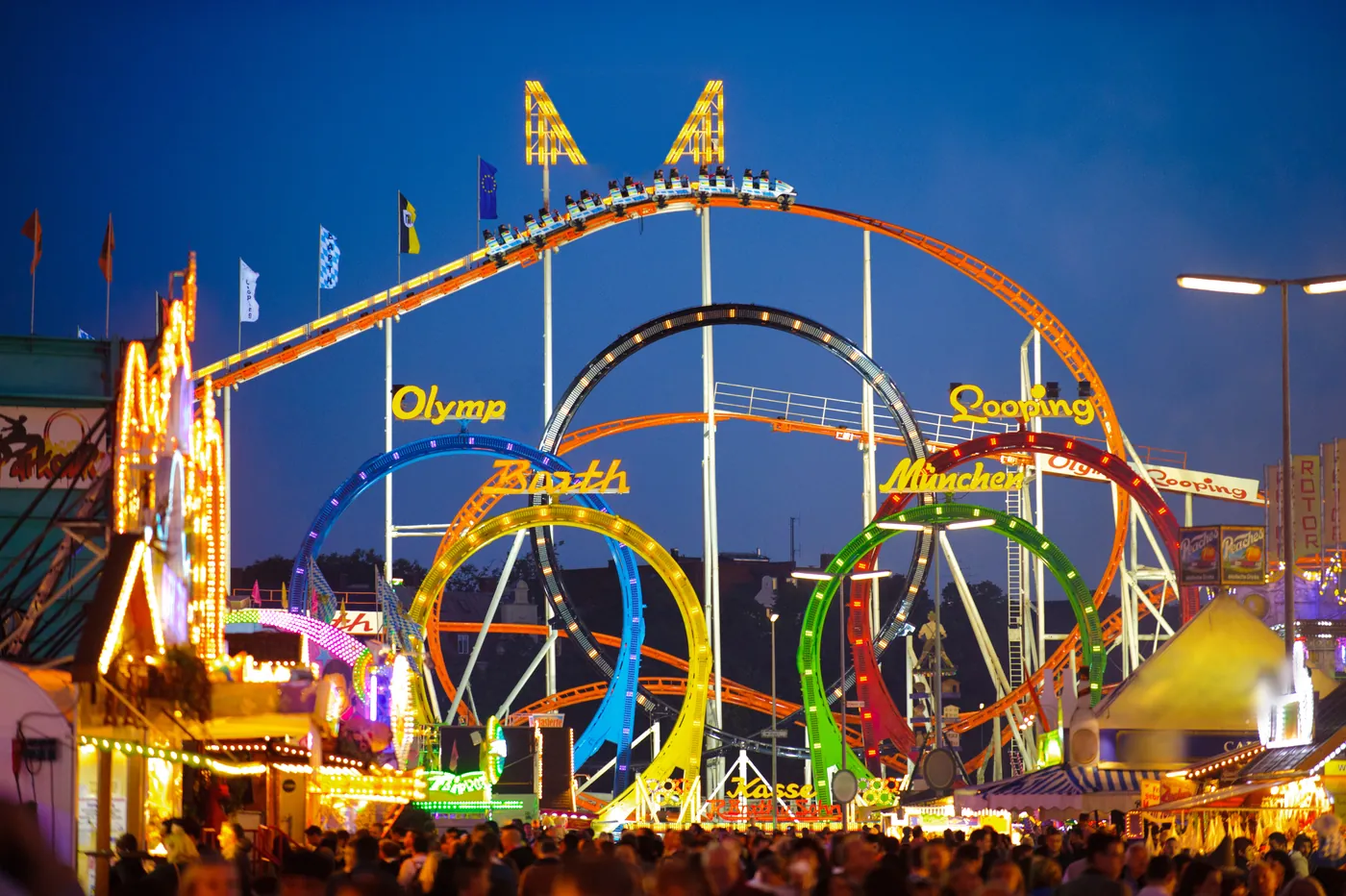 Das Olympia Looping, die Achterbahn mit den fünf Loopings
