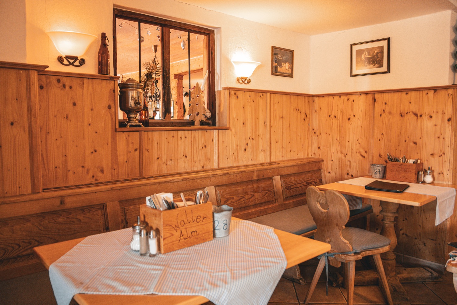 In der Stube der Waller Alm