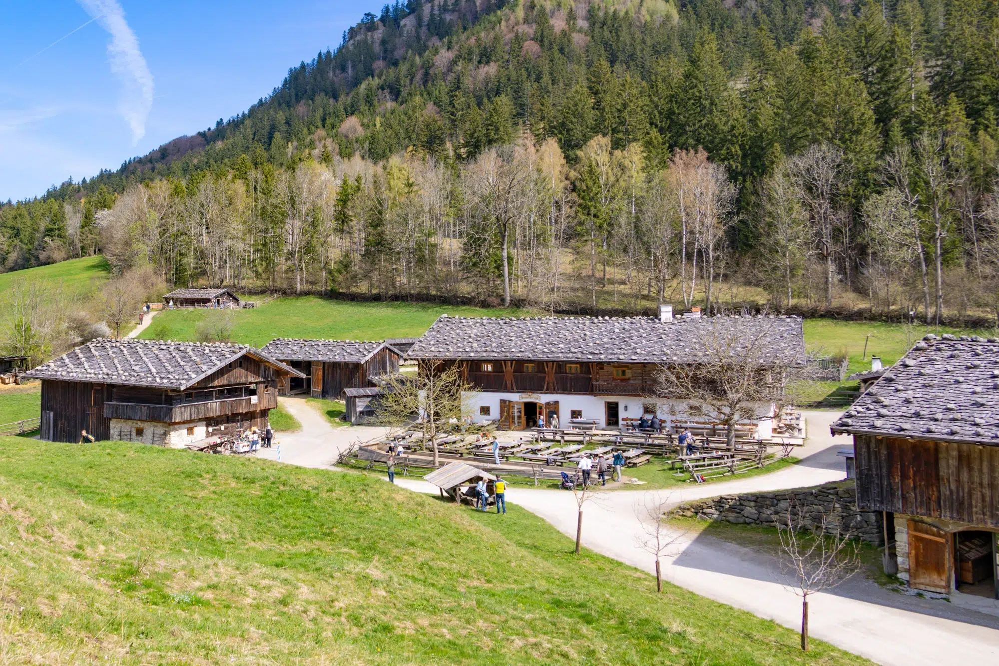 Blick über das Freilichtmuseum Markus Wasmeier am Schliersee
